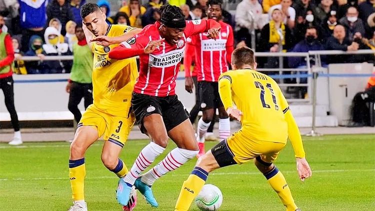 黄金吊坠是 黄金吊坠是